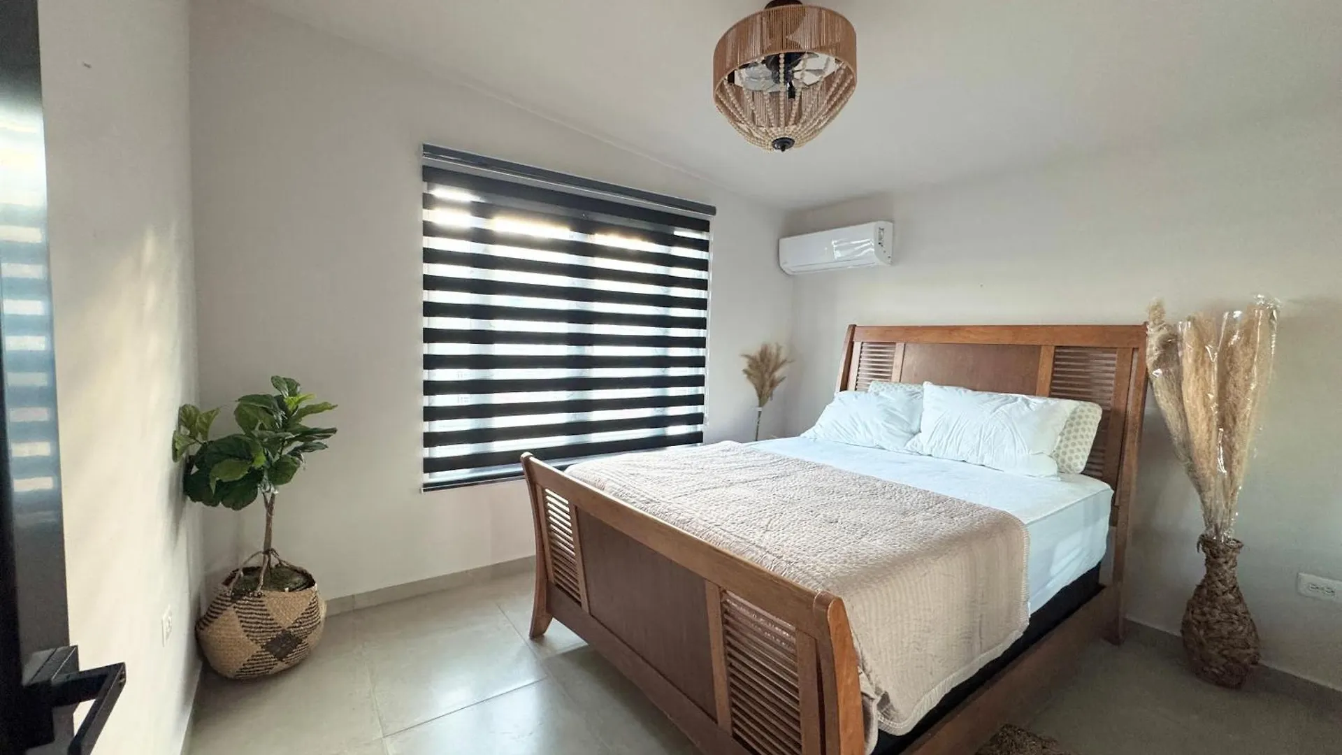 The Hibiscus House - King Suite, Terrace, And Pool Aguadilla Holiday home