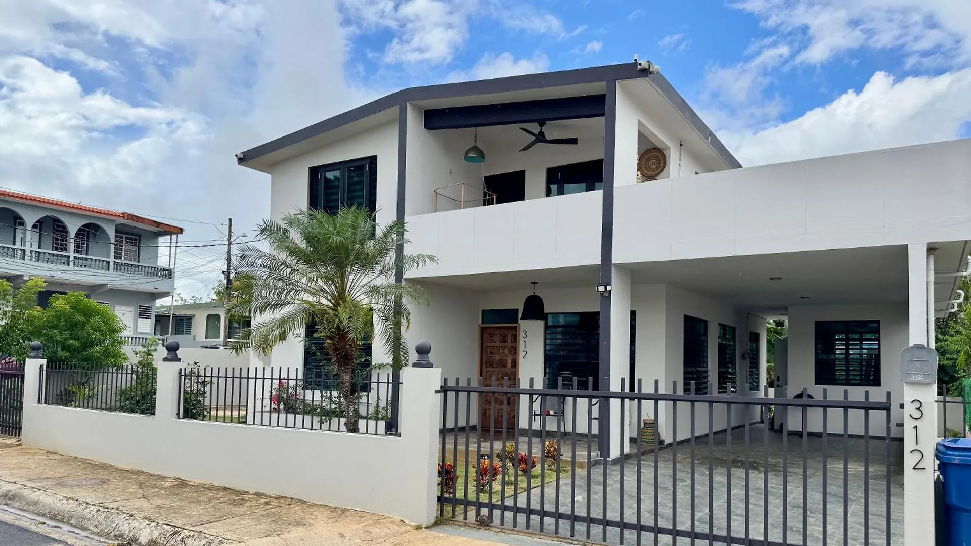 The Hibiscus House - King Suite, Terrace, And Pool Aguadilla Puerto Rico