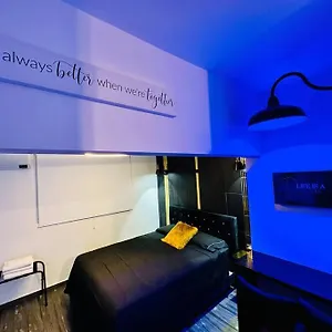 Pasavento - Modern Tiny Apartment